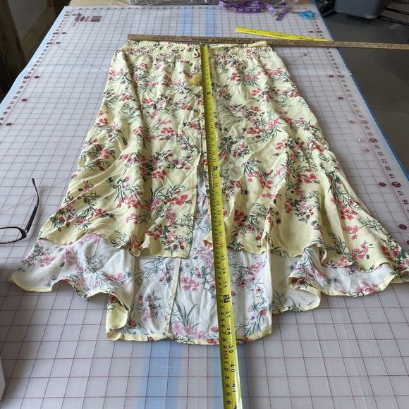 No Boundaries Skirt Womens XXXL (21) Yellow Floral Midi Hi Lo Smocked Waist - Picture 8 of 11